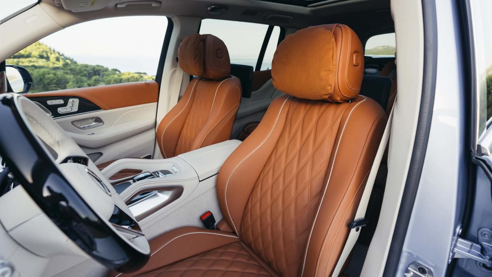 Επίσημη πρεμιέρα για την ανανεωμένη Mercedes-Maybach GLS 